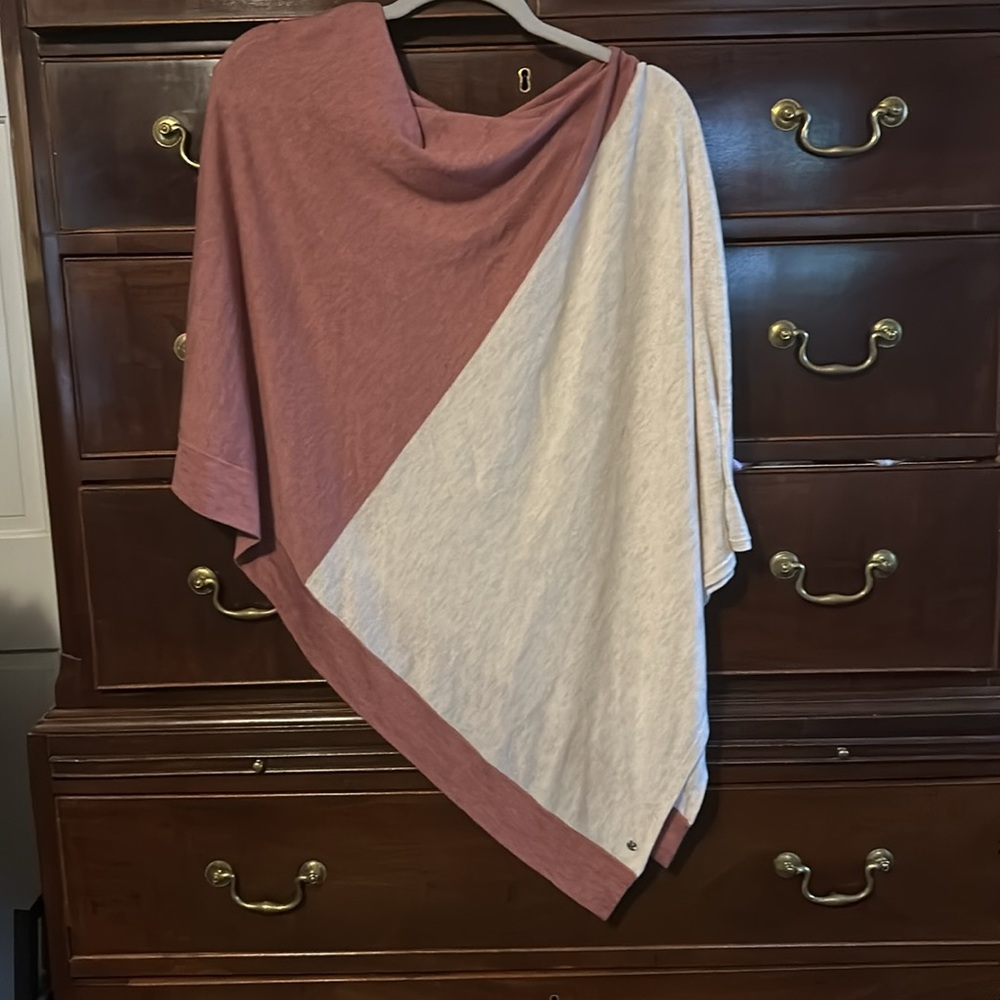 Lululemon shawl/drape lightweight sweater poncho. Very soft. OS.